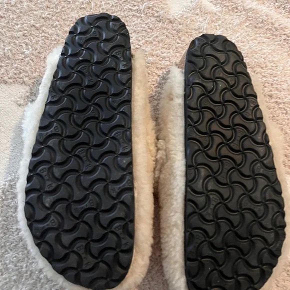 Boston Big Buckle Teddy Shearling Birkenstock Clog - Picture 6 of 8